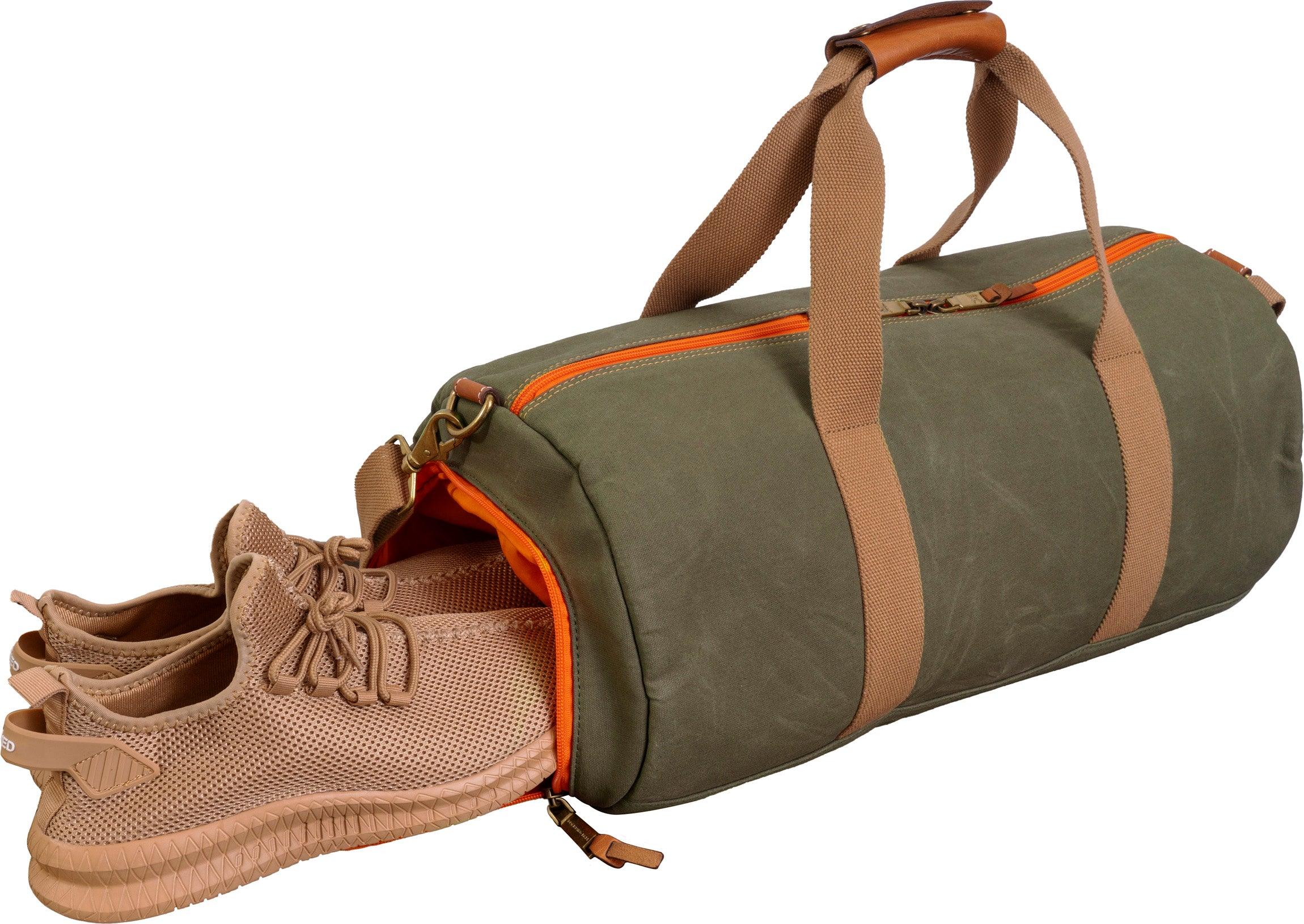 Voyager 20"Waxed Canvas Shoe Pocket Duffel - Olive